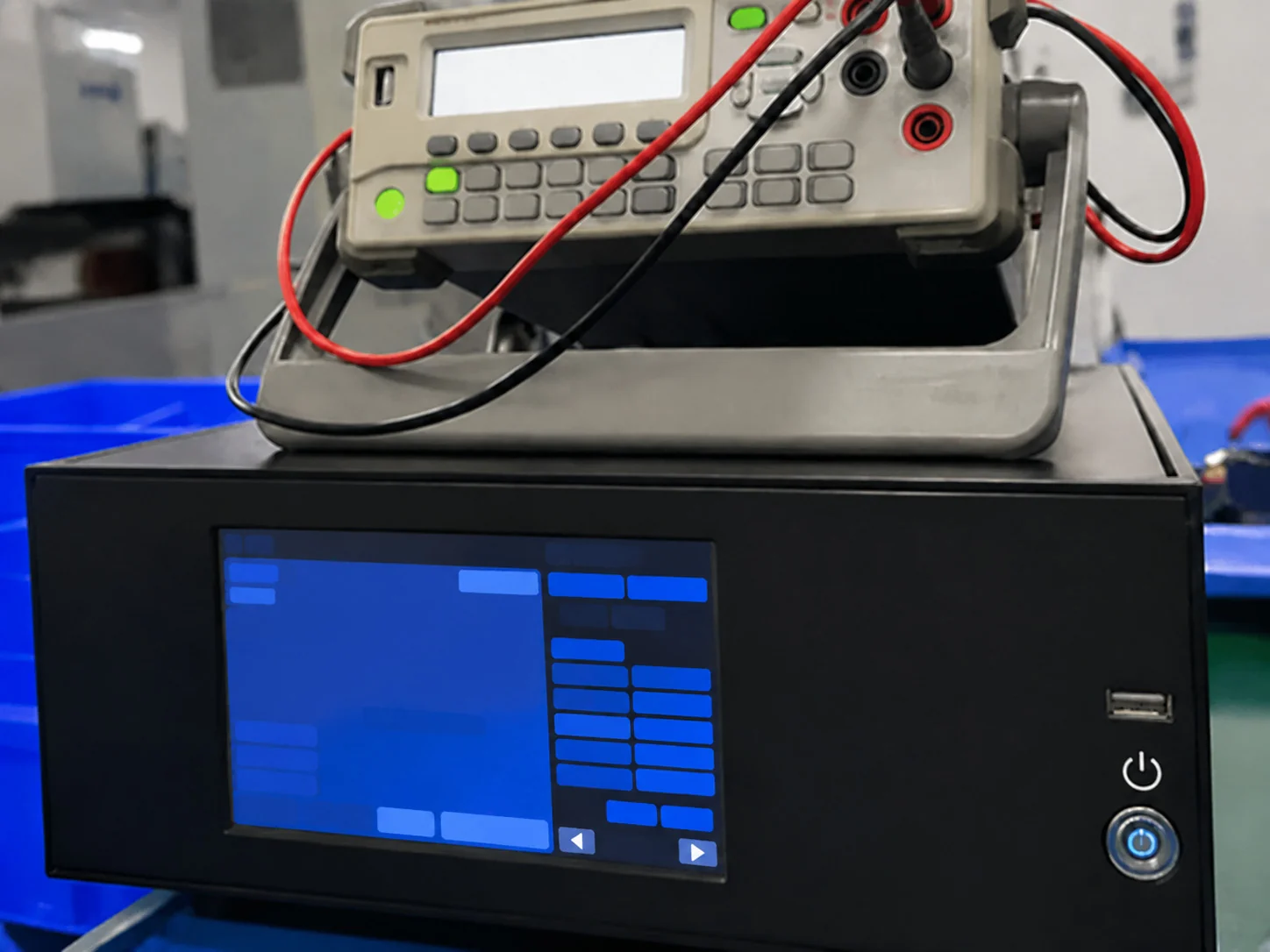 Transmitter çıkışını doğrulamak için kullanılan dijital basınç referans ekipmanı